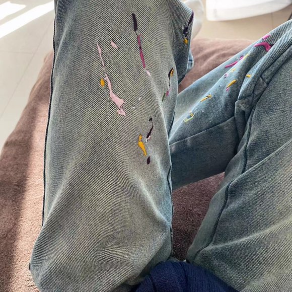 Embroidered jeans lady